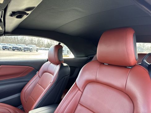 Used 2025 Ford Mustang GT Premium image 19