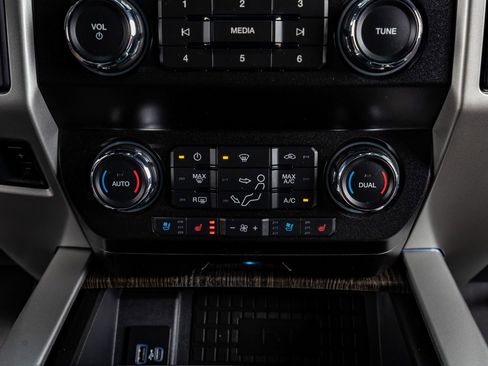 Used 2021 Ford F250 Lariat image 27