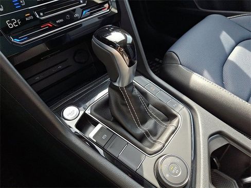 New 2025 Volkswagen Taos SEL image 10