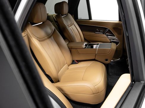 Used 2023 Land Rover Range Rover Autobiography image 23