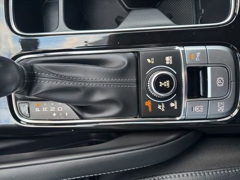 Certified 2024 Kia Telluride EX w/ EX Captain's Chair Package image 27