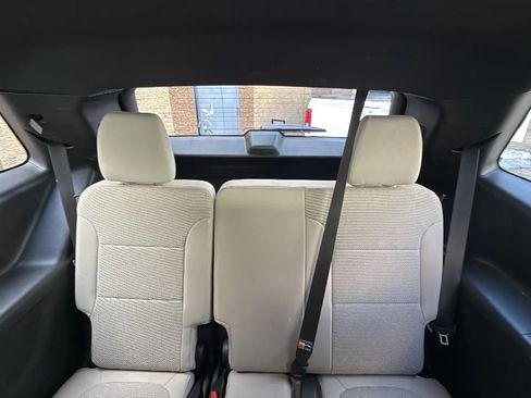 Used 2022 Chevrolet Traverse LS image 29