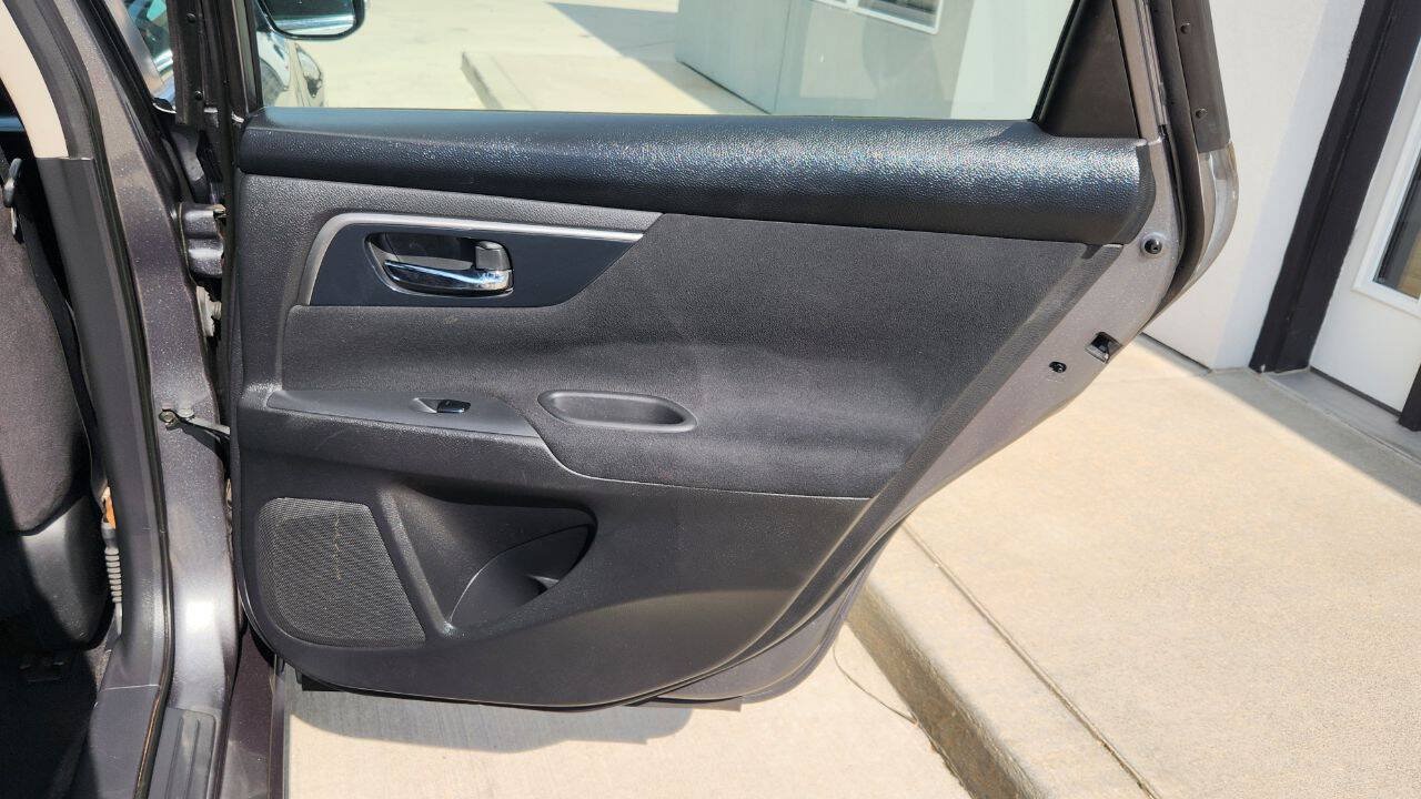 Used 2014 Nissan Altima 2.5 SV w/ Convenience Package FWD image 22
