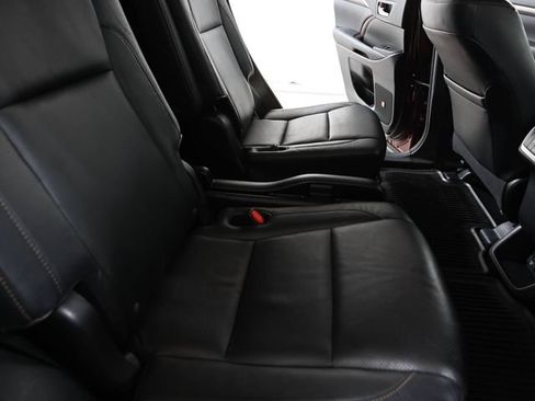 Used 2014 Toyota Highlander Limited AWD/4WD image 30