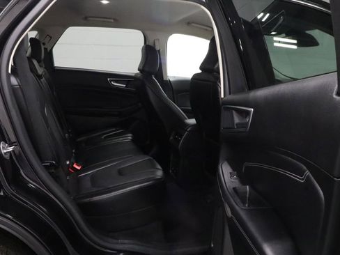 Used 2022 Ford Edge Titanium AWD/4WD image 19