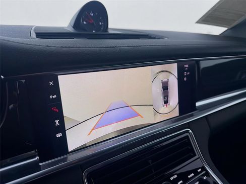 Used 2022 Porsche Panamera Platinum Edition image 17