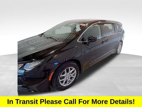 Used 2024 Chrysler Voyager LX FWD image 3