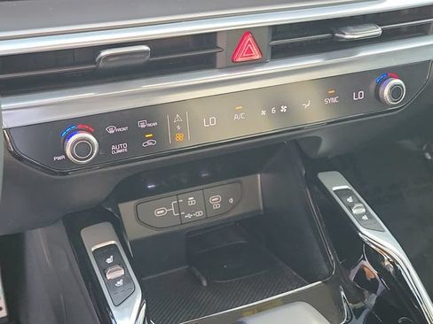 Used 2024 Kia Sorento SX FWD image 25