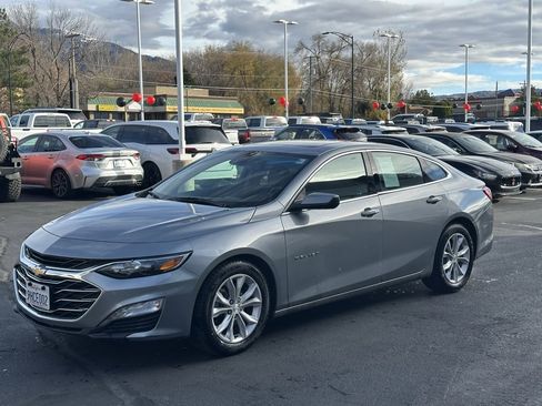 Used 2023 Chevrolet Malibu LT image 3
