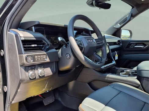 New 2026 GMC Yukon AT4 w/ AT4 Premium Package AWD/4WD image 12