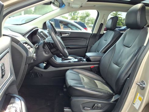Used 2018 Ford Edge Titanium w/ Equipment Group 301A AWD/4WD image 16