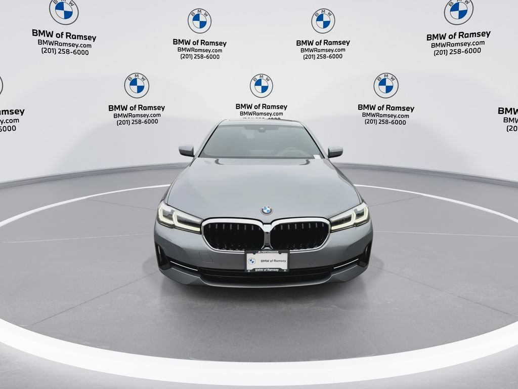 Used 2023 BMW 540i xDrive AWD/4WD image 3