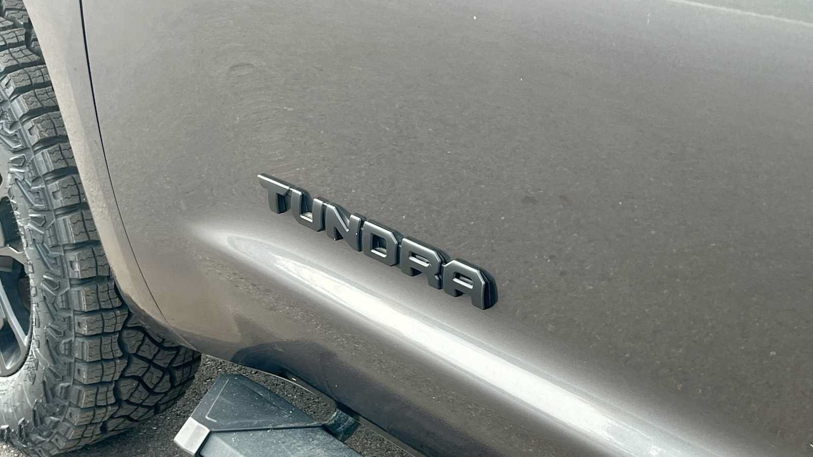Used 2018 Toyota Tundra SR5 w/ SR5 Upgrade Package AWD/4WD image 26