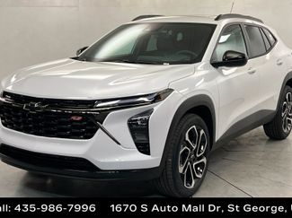 New 2026 Chevrolet Trax RS w/ Sunroof Package FWD video 1