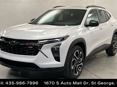 New 2026 Chevrolet Trax RS w/ Sunroof Package FWD image 1