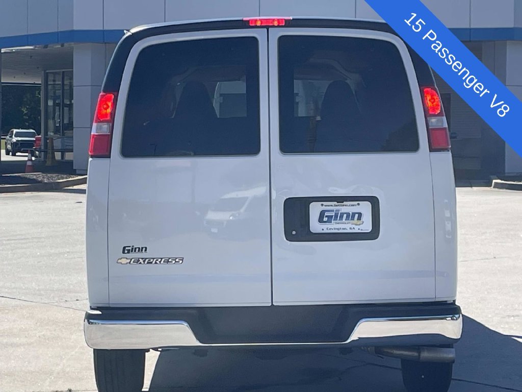 Used 2025 Chevrolet Express 3500 LT w/ LT Preferred Equipment Group RWD image 3