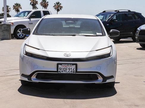Used 2025 Toyota Prius Plug-In Hybrid FWD image 2