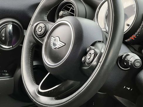 Used 2016 MINI Cooper 4-Door Hardtop image 31