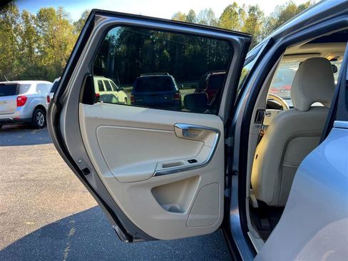 Used 2012 Volvo XC60 3.2 Platinum image 11