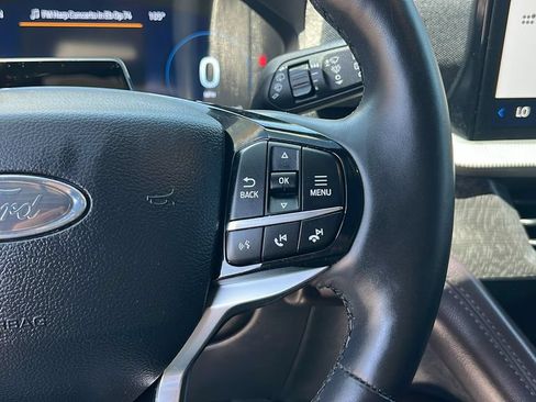 Certified 2025 Ford Explorer Platinum RWD image 20