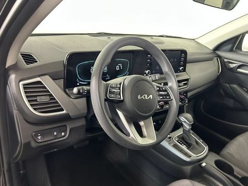 Used 2024 Kia Seltos LX AWD/4WD image 14
