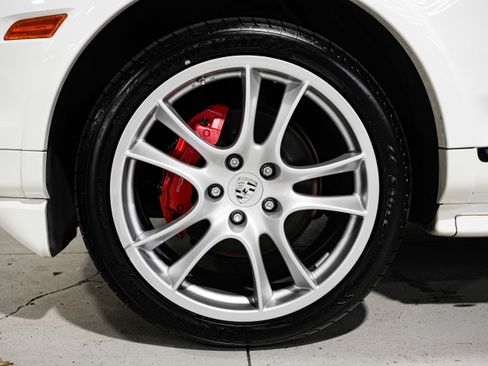 Used 2010 Porsche Cayenne GTS image 46