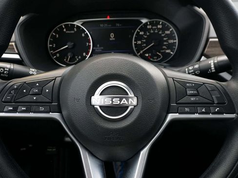 Used 2025 Nissan Altima 2.5 SV FWD image 29