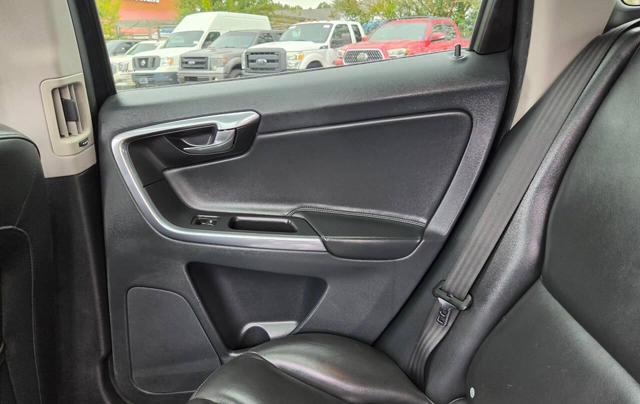 Used 2015 Volvo XC60 T6 Platinum AWD/4WD image 24