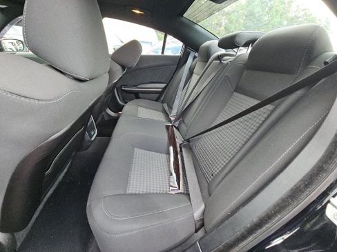 Used 2019 Dodge Charger Scat Pack w/ Dynamics Package RWD image 15