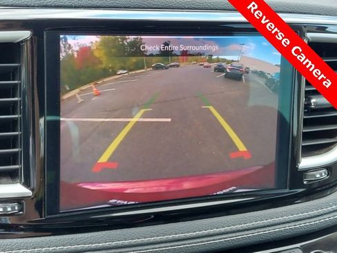 Used 2022 Chrysler Pacifica Touring-L image 13