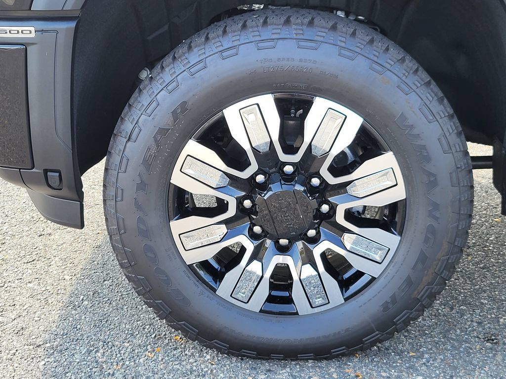 New 2025 GMC Sierra 2500 Denali w/ Denali Reserve Package AWD/4WD image 8