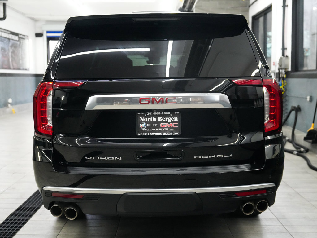 Used 2023 GMC Yukon XL Denali w/ Advanced Technology Package AWD/4WD image 7