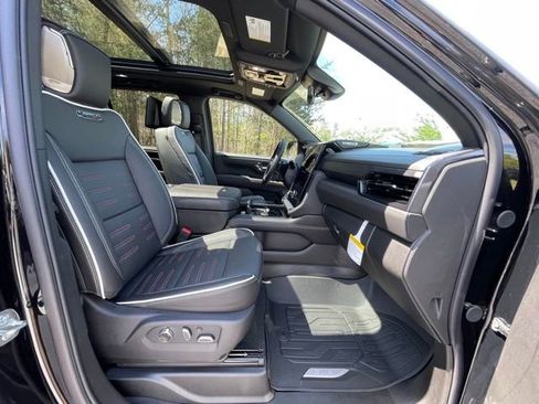 New 2026 GMC Yukon AT4 Ultimate w/ LPO, Floor Liner Package AWD/4WD image 27