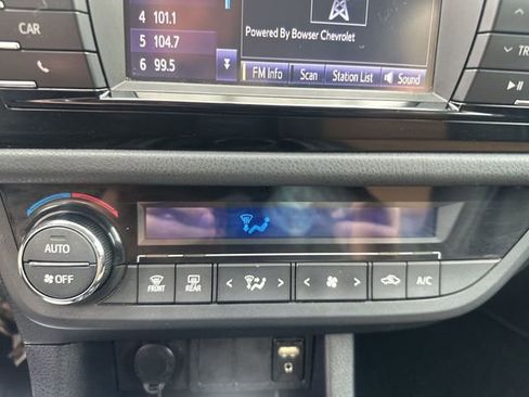 Used 2016 Toyota Corolla S image 19