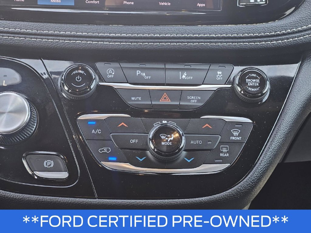 Used 2023 Chrysler Pacifica Touring FWD image 28