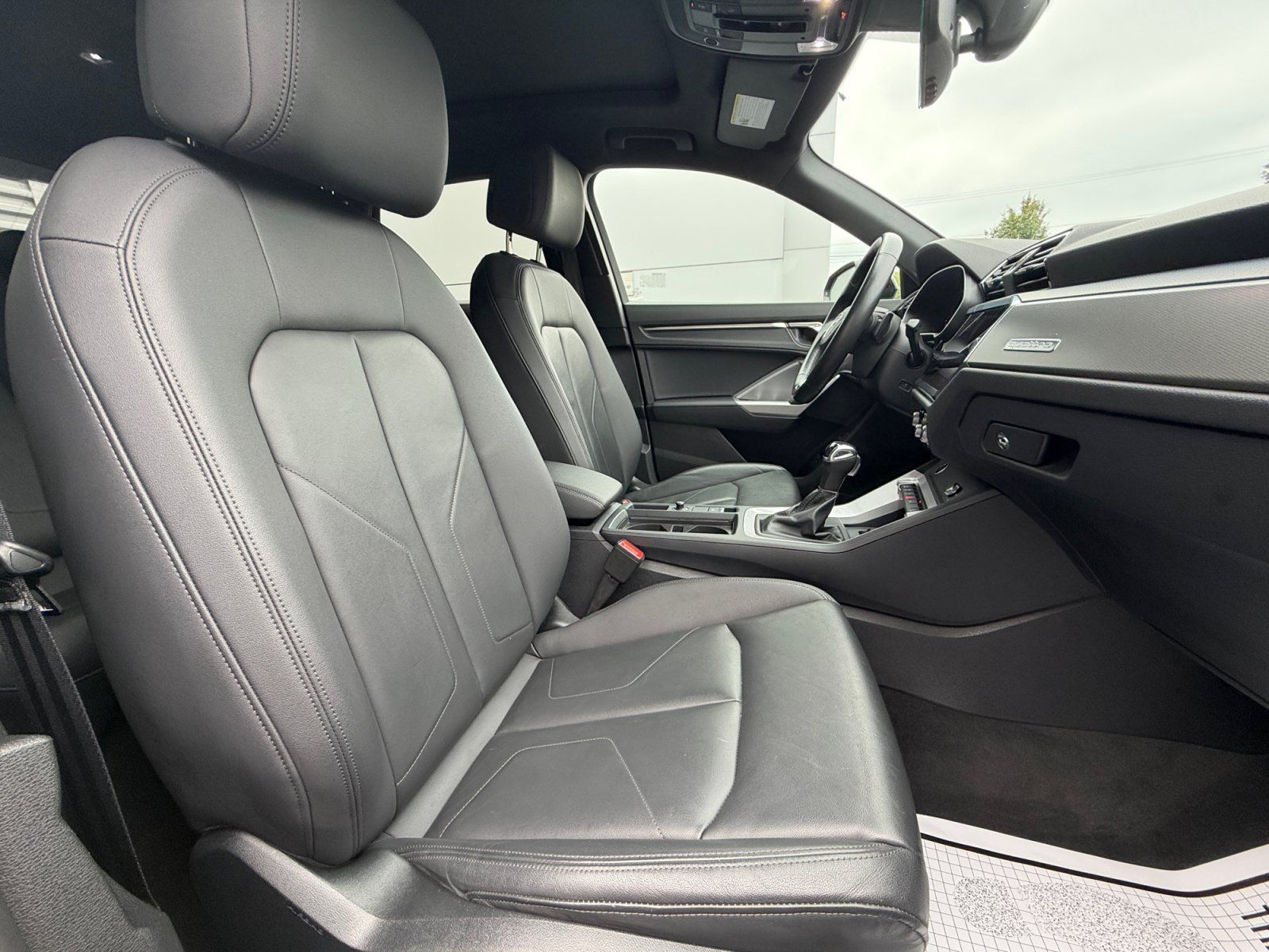 Used 2024 Audi Q3 2.0T Premium AWD/4WD image 19