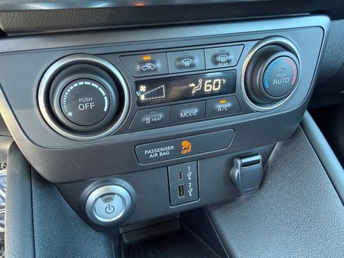 Used 2025 Nissan Leaf S FWD image 26