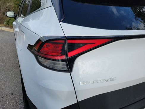 Used 2023 Kia Sportage EX image 10