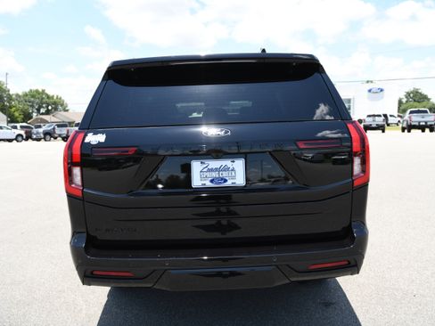New 2026 Ford Expedition Platinum w/ Stealth Performance Package AWD/4WD image 8