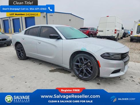 Used 2019 Dodge Charger SXT w/ Blacktop Package RWD image 5