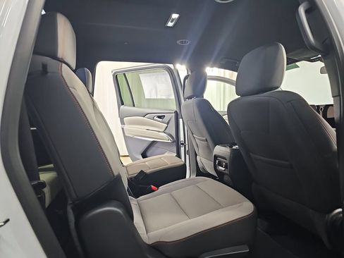 Used 2025 Chevrolet Traverse LT AWD/4WD image 14
