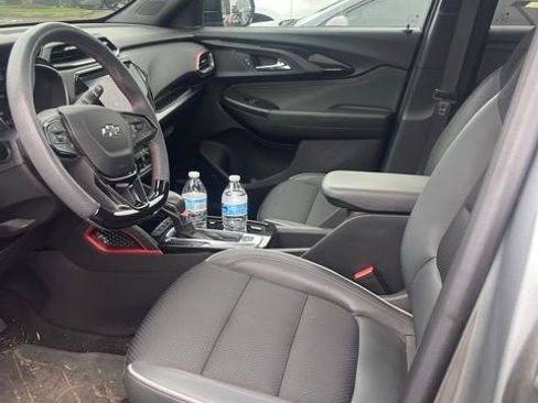 Used 2023 Chevrolet TrailBlazer RS w/ Sun and Liftgate Package image 17