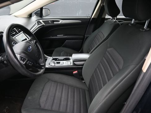 Used 2020 Ford Fusion SE FWD image 18