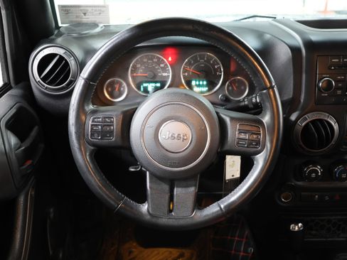 Used 2017 Jeep Wrangler Unlimited Sport w/ Connectivity Group image 18