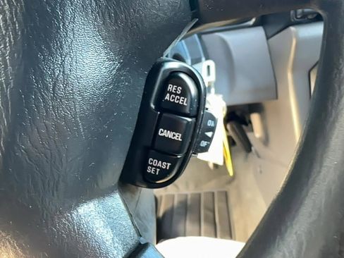 Used 2001 Nissan Xterra XE image 12