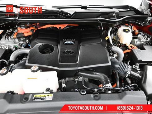 Used 2023 Toyota Sequoia Platinum AWD/4WD image 32