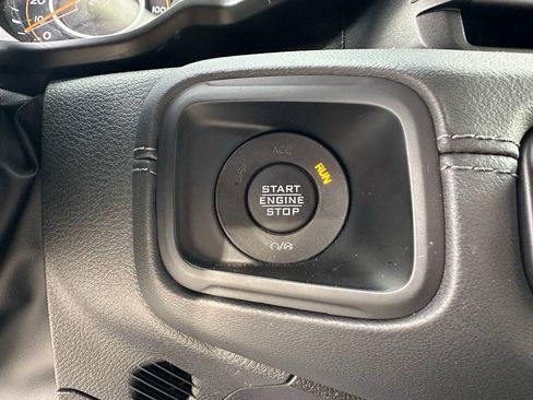 Used 2024 Jeep Wrangler Unlimited Rubicon w/ XTREMEE 35" Tire Package image 17