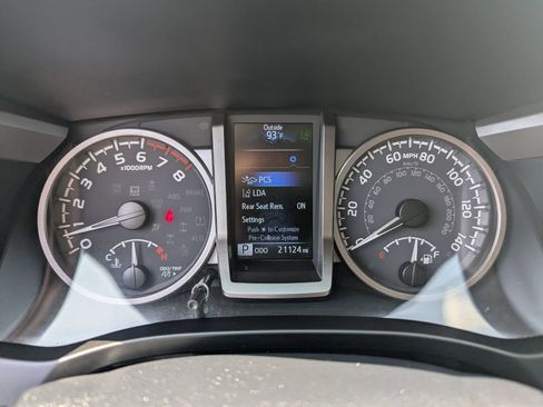 Used 2023 Toyota Tacoma SR5 RWD image 17