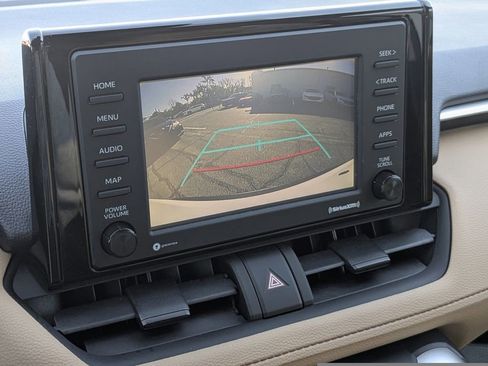 Used 2022 Toyota RAV4 XLE image 22