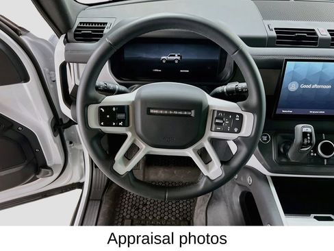 Used 2025 Land Rover Defender 90 X-Dynamic SE AWD/4WD image 12